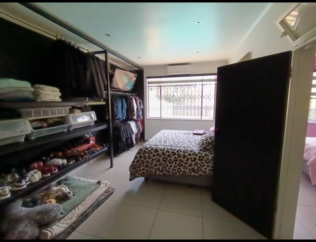 3 BEDROOM HOUSE FOR SALE IN SOUTH CREST